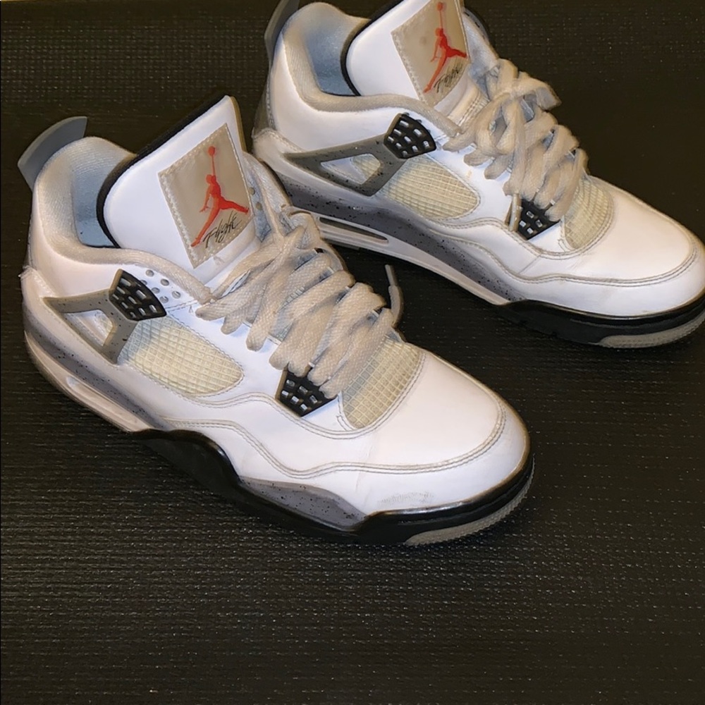 Jordan 4s